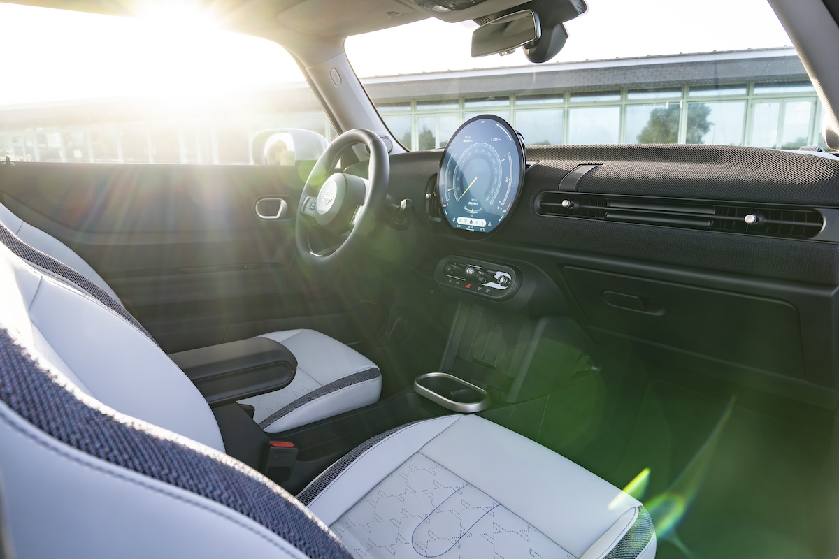 Nuova MINI Cooper S 2024: design iconico e prestazioni sportive Nuova MINI Cooper S 2024: design iconico e prestazioni sportive
