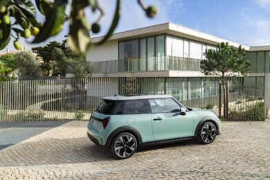Nuova MINI Cooper S 2024: design iconico e prestazioni sportive