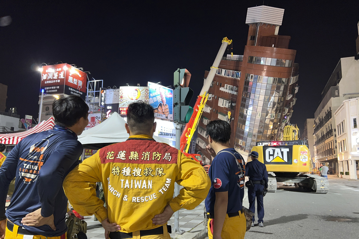 Taiwan, terremoto più forte da 25 anni: 7.2. 70 persone intrappolate in cave