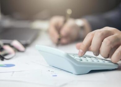 Istat: propensione al risparmio in calo, schizza la spesa per le imposte