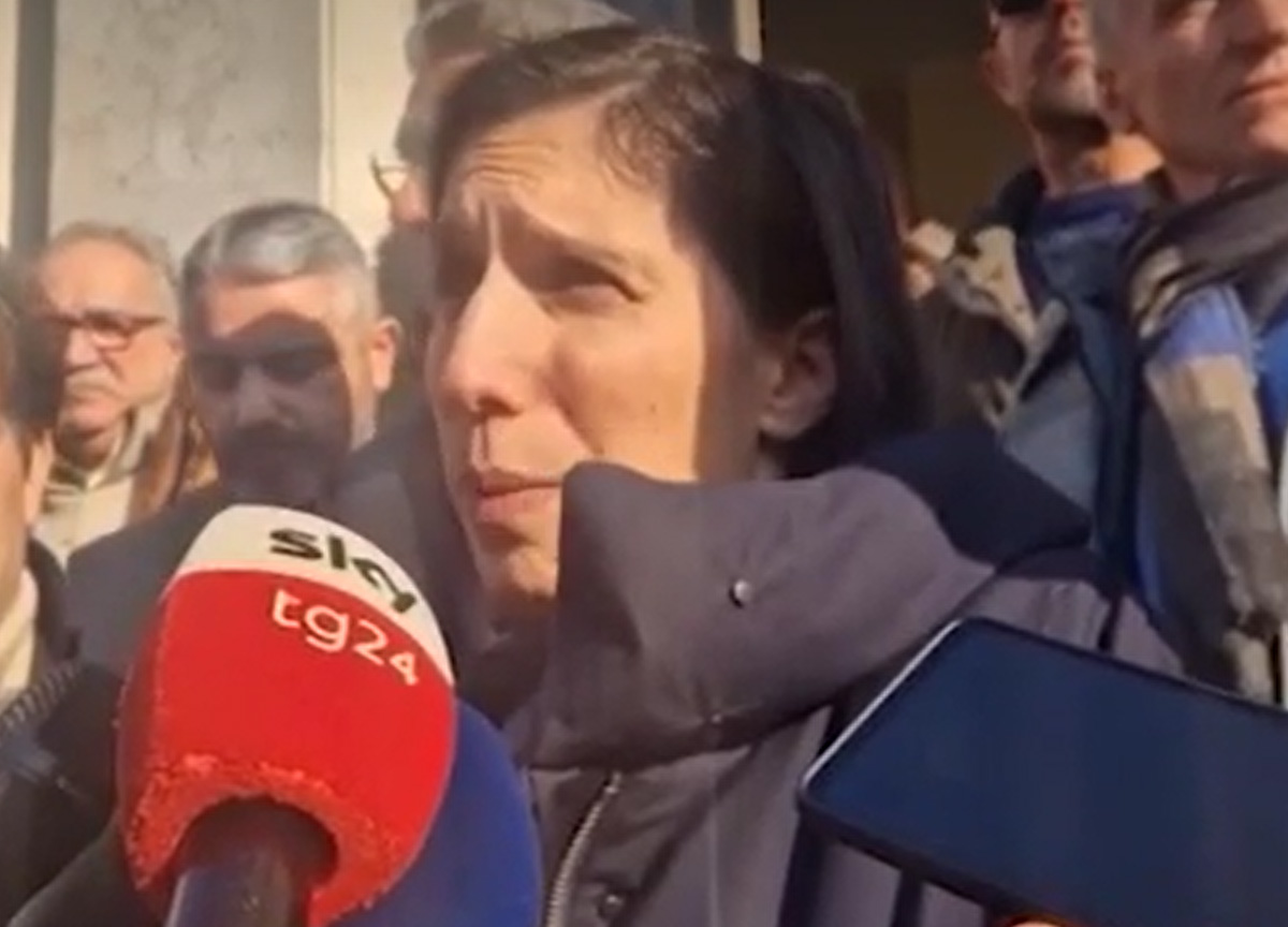 Bari, Schlein vs Conte:”Far saltare le primarie? Sberla alle persone perbene” Bari, Schlein vs Conte:”Far saltare le primarie? Sberla alle persone perbene”