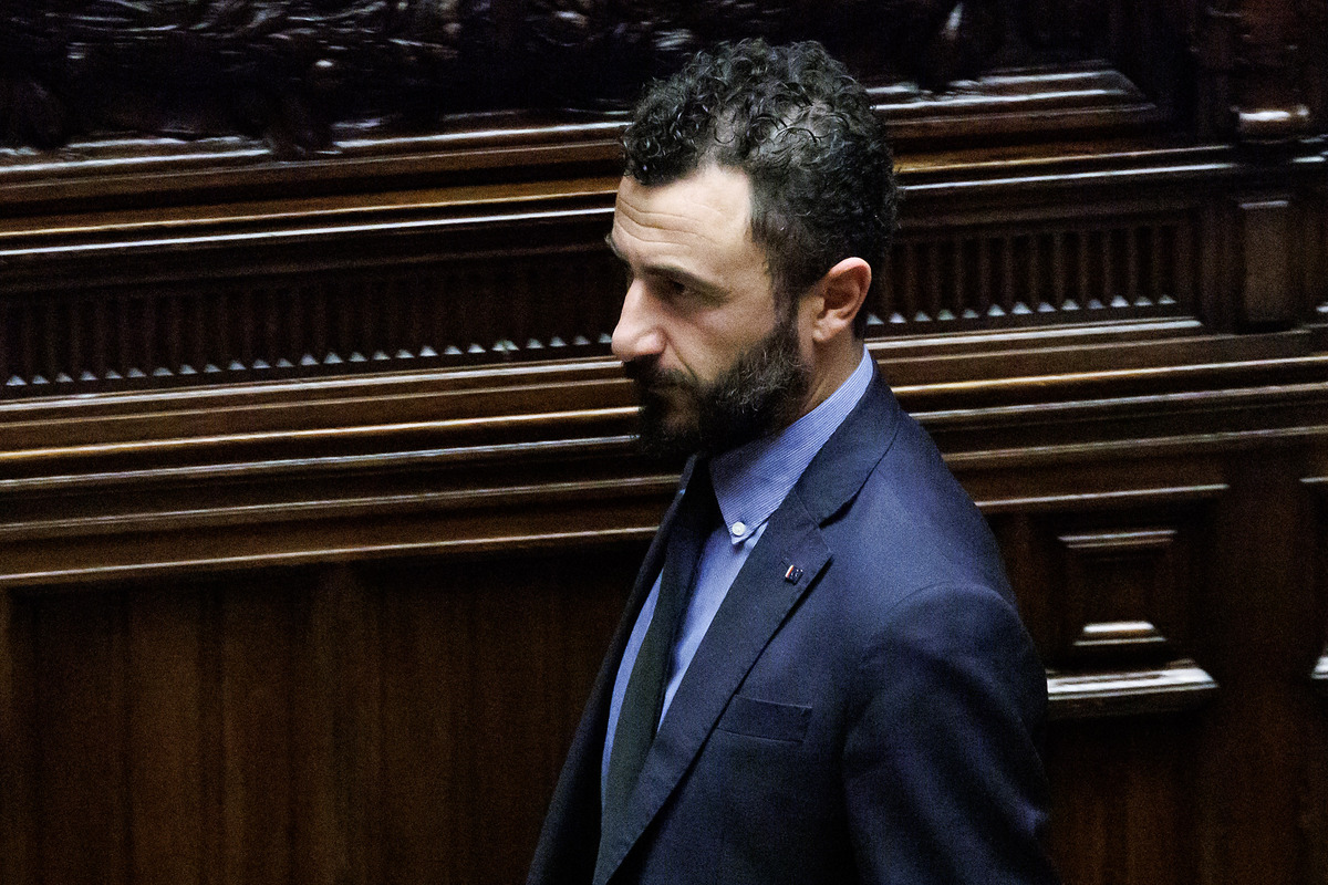 Legge elettorale, Pozzolo (FN): “Tanti deputati di Cdx hanno fatto il doppio gioco, è ora che Meloni dialoghi con Vannacci” Legge elettorale, Pozzolo (FN): “Tanti deputati di Cdx hanno fatto il doppio gioco, è ora che Meloni dialoghi con Vannacci”