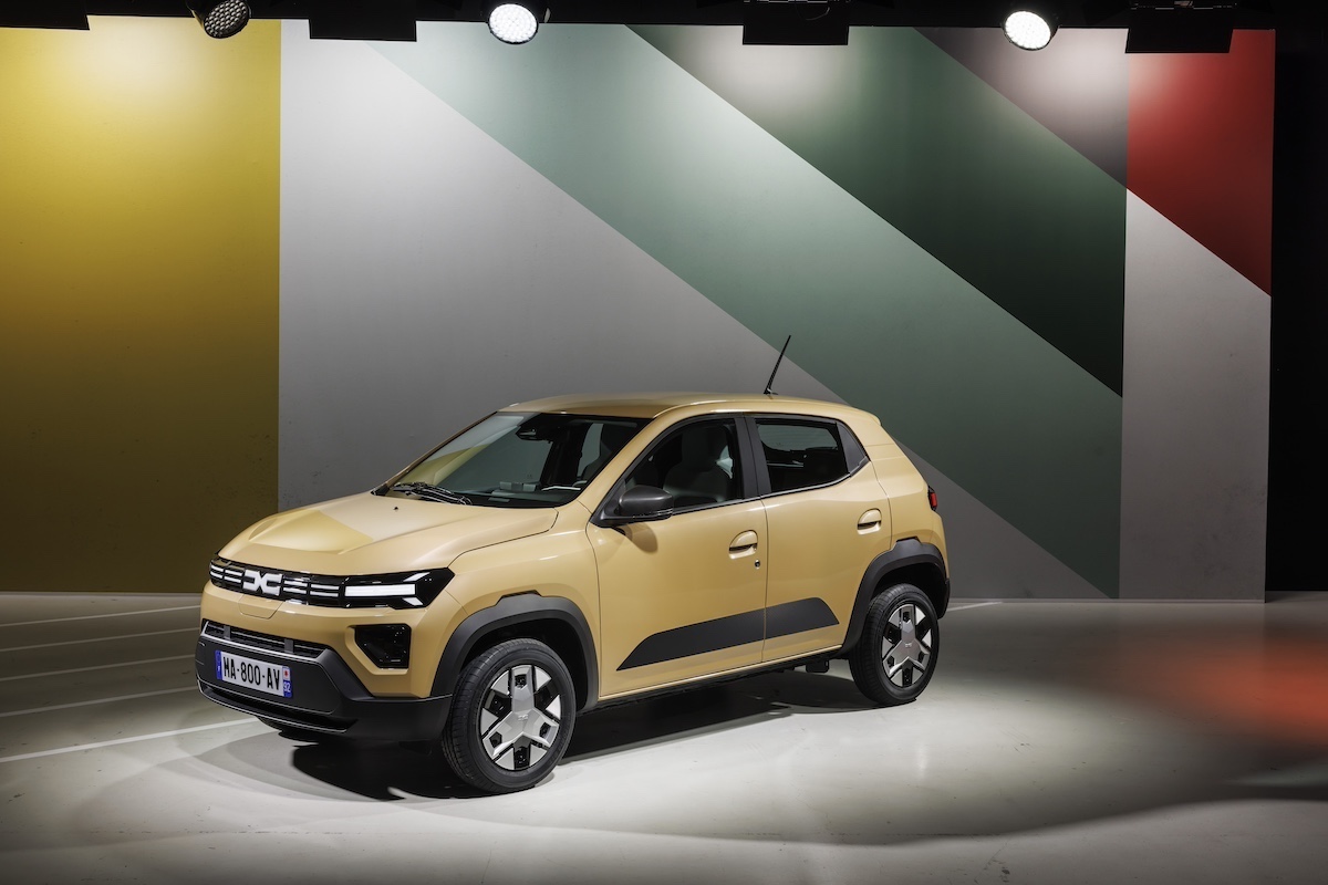 Dacia Spring EV,  la cittadina con linee da SUV arriva in Italia