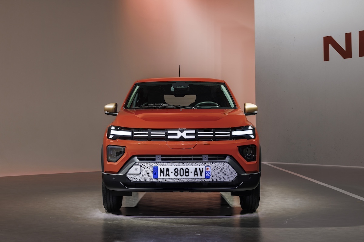 Dacia Spring EV,  la cittadina con linee da SUV arriva in Italia