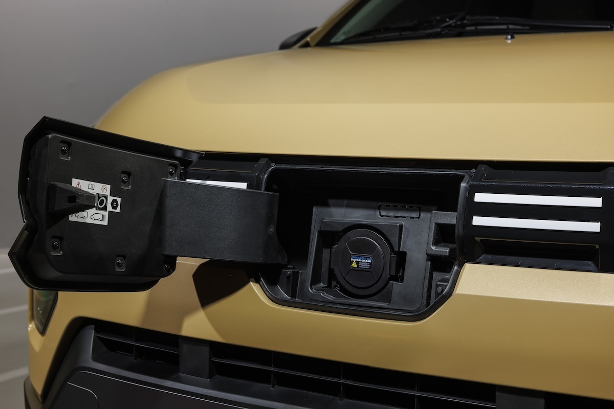 Dacia Spring EV,  la cittadina con linee da SUV arriva in Italia
