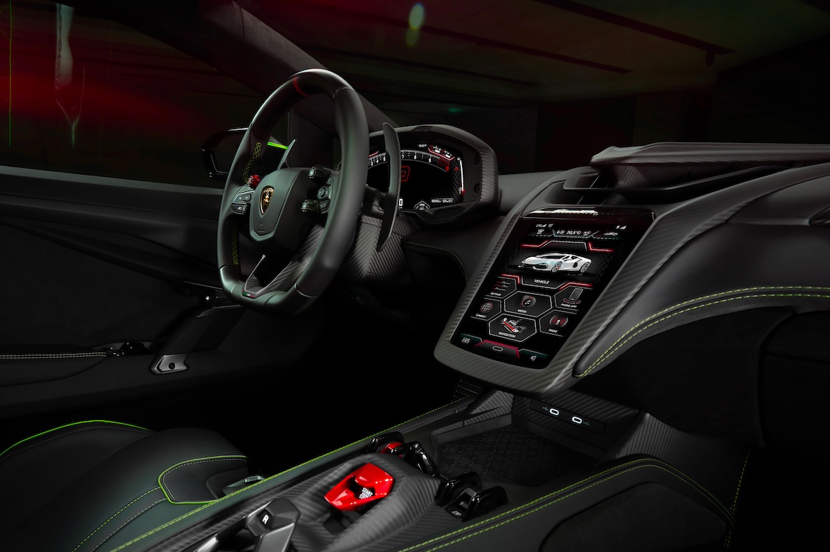 Lamborghini Revuelto V12 HPEV: debutto speciale ad Imola Lamborghini Revuelto V12 HPEV: debutto speciale ad Imola