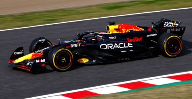 Verstappen trionfa a Suzuka, sul podio anche Perez e Sainz