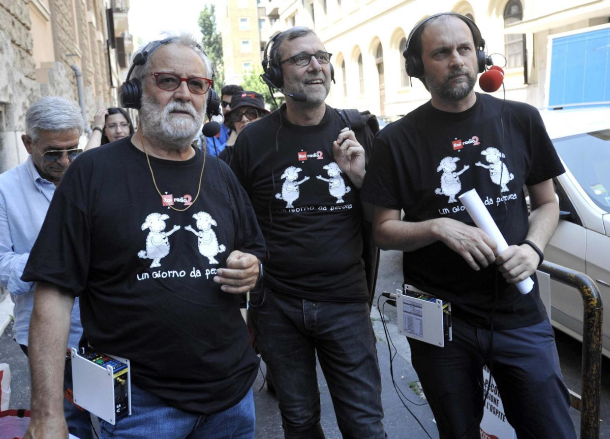 Sabelli Fioretti: “Misi le manette a Berlusconi e gli chiesi: lei è un gay?” Sabelli Fioretti: “Misi le manette a Berlusconi e gli chiesi: lei è un gay?”