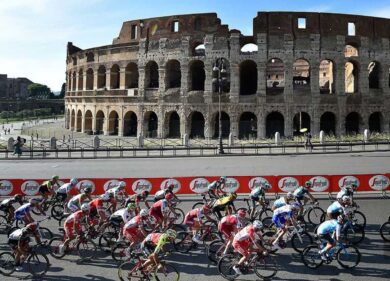 Giro d’Italia, tappa finale: si passa per Ostia e volata davanti al Colosseo