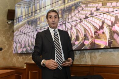 Chiocci ha detto da dove viene: ed è questo che scandalizza…