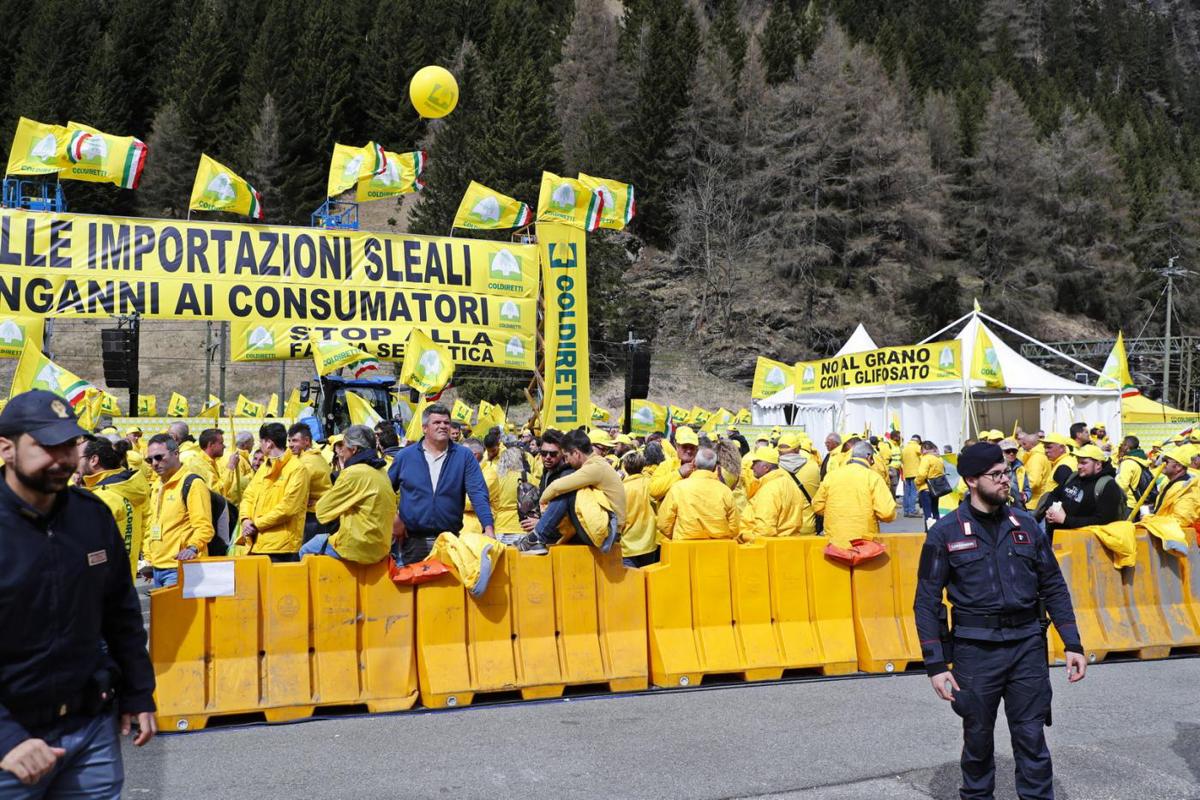 Coldiretti, il blitz al Brennero. Furgoni pieni di “made in Italy” farlocchi