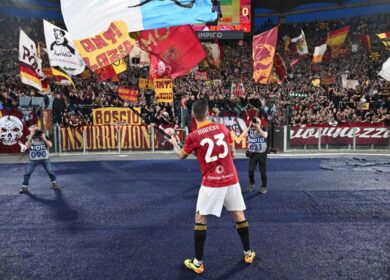 Derby Roma Lazio: la bandiera lazio col topo costa 5mia ero di multa a Mancini