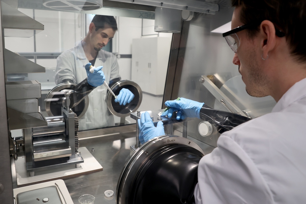 Ferrari lancia E-Cells Lab a Bologna per la ricerca sulle batterie Ferrari lancia E-Cells Lab a Bologna per la ricerca sulle batterie
