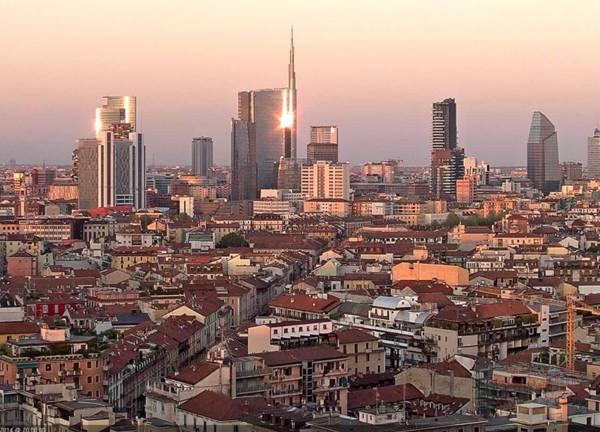Maltempo a Milano: “Vento forte, non sostate sotto gli alberi” Maltempo a Milano: “Vento forte, non sostate sotto gli alberi”