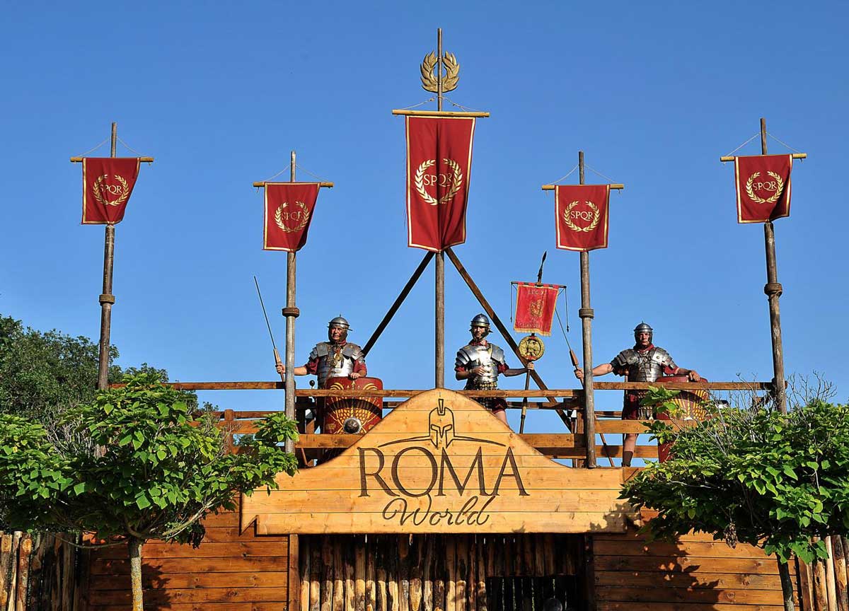 Il divertimento fa storia: Roma World, il parco dove si vive da Gladiatore Il divertimento fa storia: Roma World, il parco dove si vive da Gladiatore