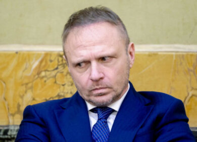Lollobrigida fa il pieno di collaboratori per 2 mln di euro. E lo Stato paga