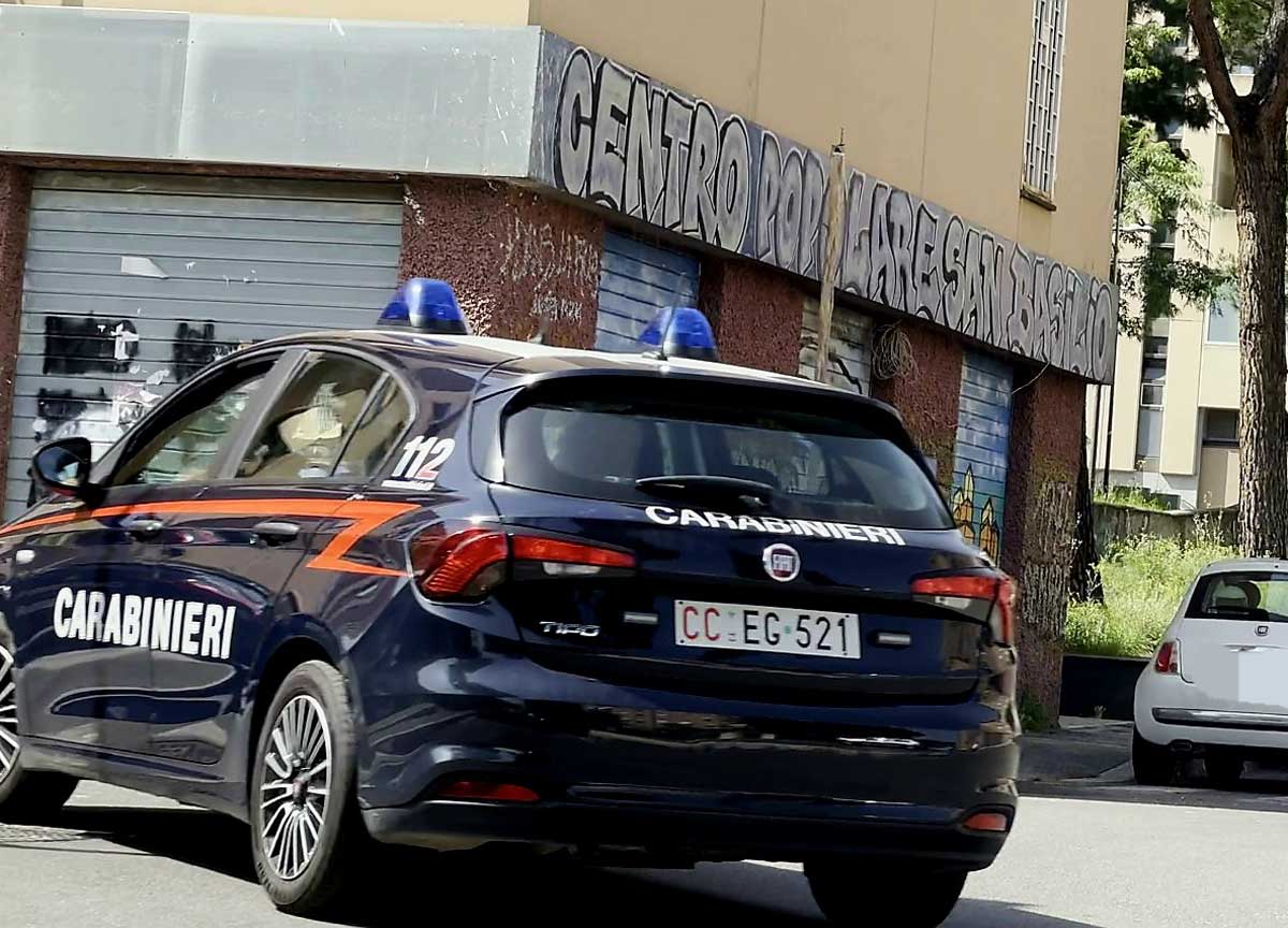 Furto da film in gioielleria: sul sito dei Carabinieri le foto della refurtiva