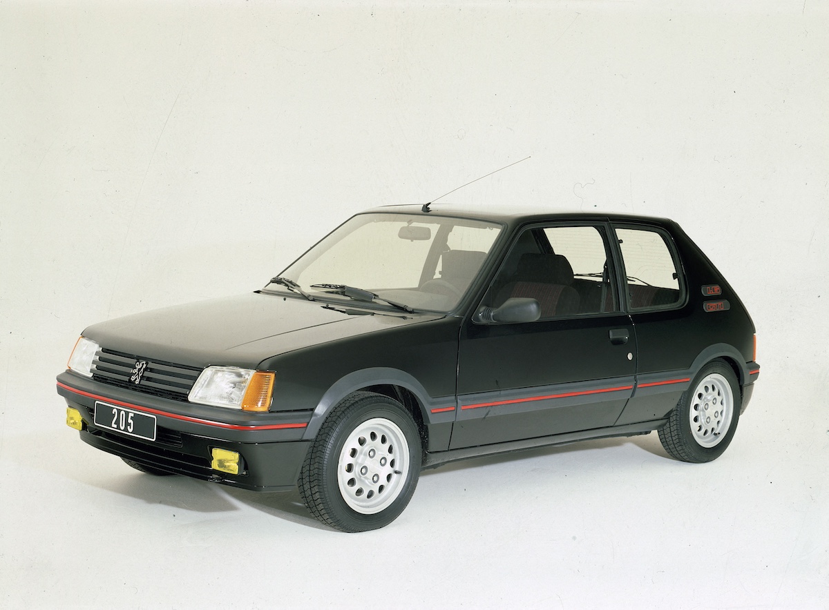 PEUGEOT 205 GTi: un’icona rinata nell’era moderna PEUGEOT 205 GTi: un’icona rinata nell’era moderna