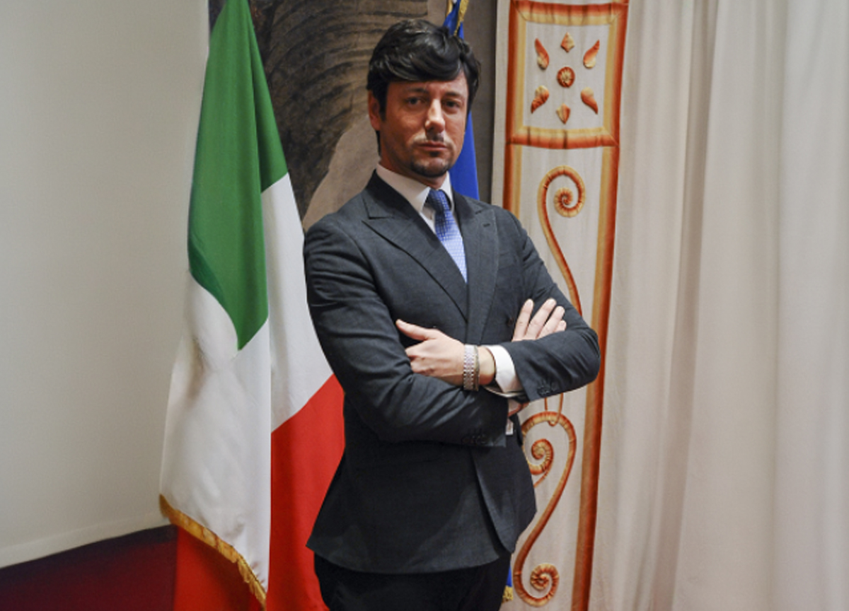 Giambruno si è giocato la conduzione del Tg. Mediaset e Meloni si “alleano”