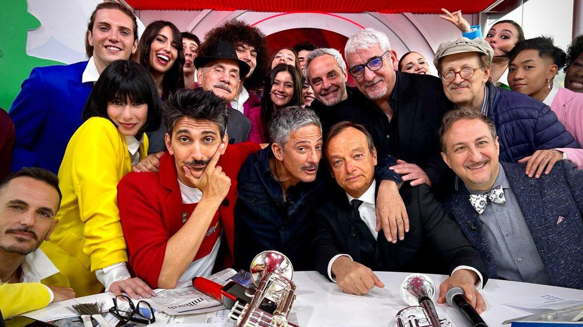 Galleria foto 'Viva Rai2! di Fiorello, il product placement di OrtoRomi con i suoi estratti' - foto 1