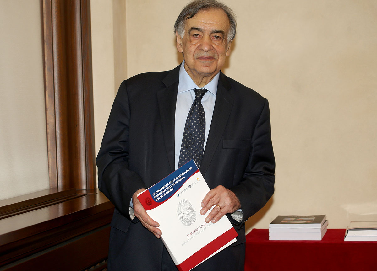 Leoluca Orlando alla fine trova un posto per le Europee Leoluca Orlando alla fine trova un posto per le Europee