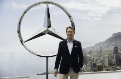 Mercedes, brusca frenata delle vendite, ma per il Ceo stipendio da urlo