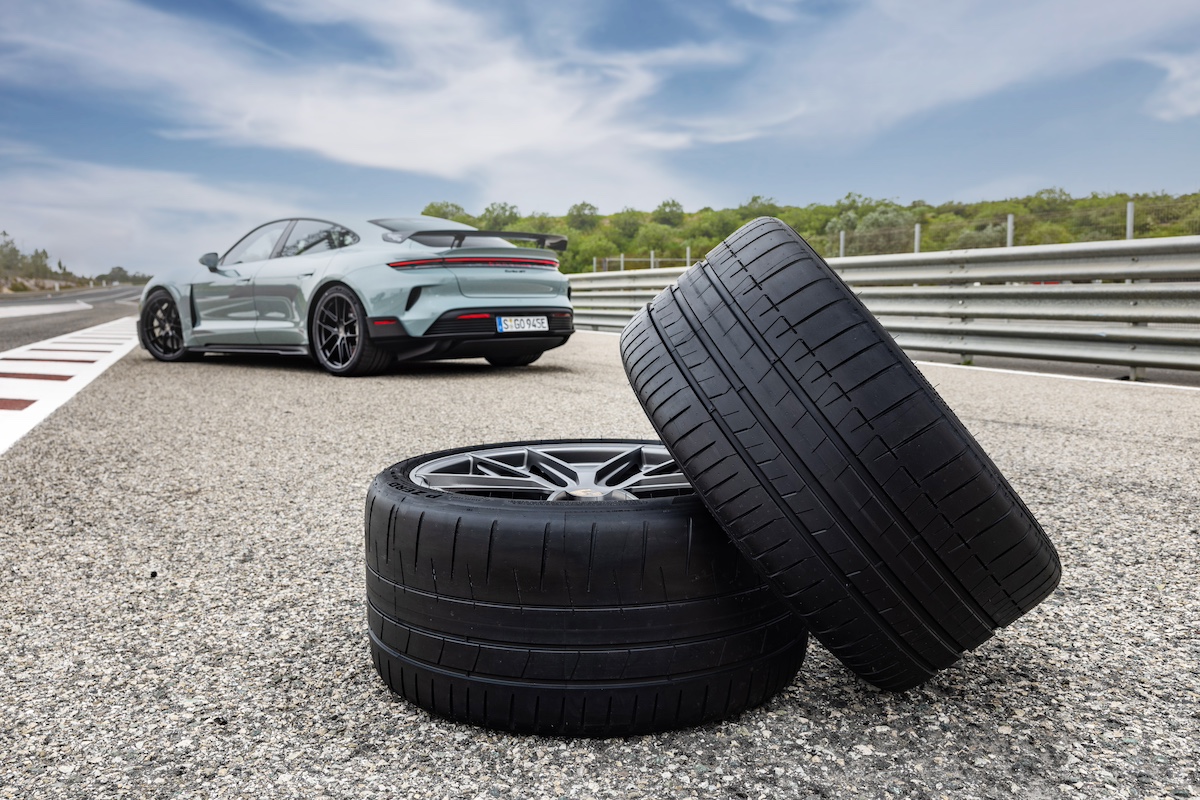 Pirelli P Zero R e Trofeo RS: l’esclusiva scelta di Porsche per la Taycan Pirelli P Zero R e Trofeo RS: l’esclusiva scelta di Porsche per la Taycan