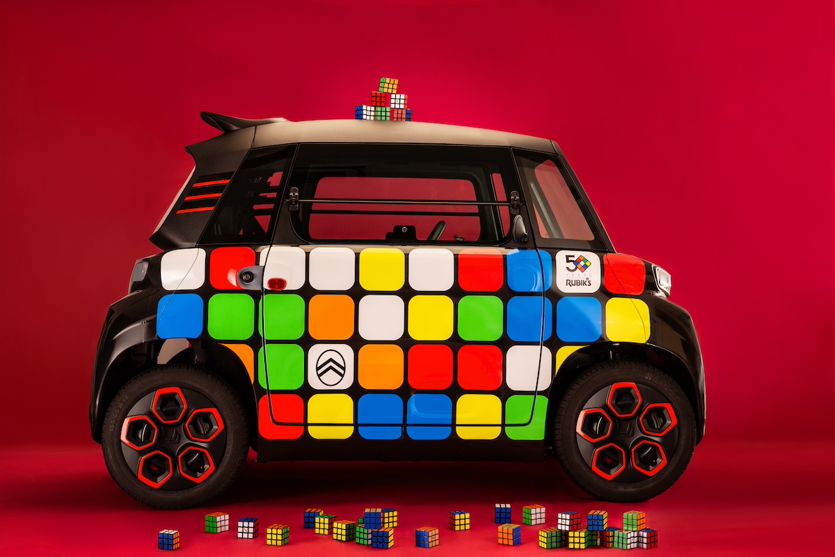 Citroën AMI e il Cubo di Rubik illuminano la Milano Design Week Citroën AMI e il Cubo di Rubik illuminano la Milano Design Week