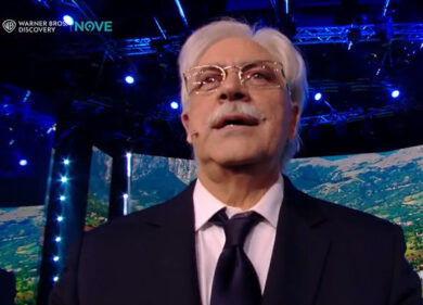 Crozza/Razzi: «Privatizziamo la democrazia, così ci guadagniamo tutti»