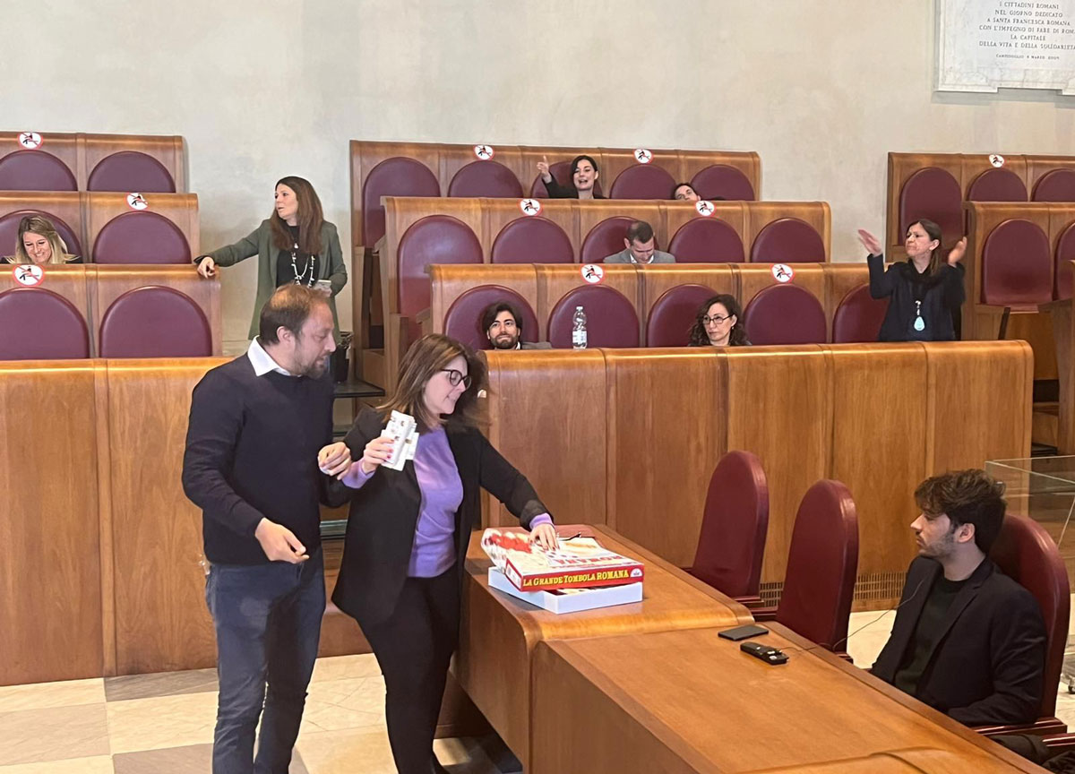 Farmacap, il bluff del rilancio: con i nuovi vertici 1,5 milioni di debiti Farmacap, il bluff del rilancio: con i nuovi vertici 1,5 milioni di debiti