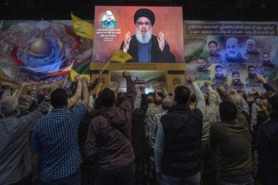 Iran, pronto l’attacco a Israele: armati 100 missili. Biden: “Non fatelo”
