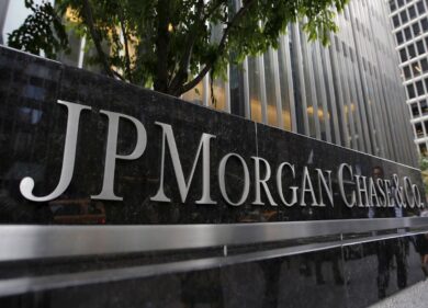 Jp Morgan, utili sopra le attese. Ma con l’inflazione è in arrivo la frenata