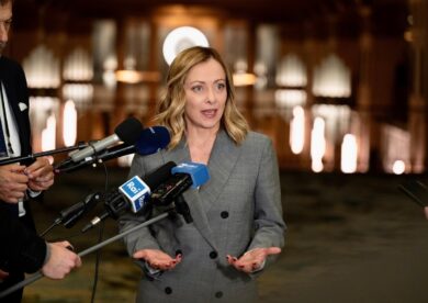 Israele, Meloni condanna attacchi Iran. Italia “pronta a ogni scenario”