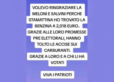 Emiliano, Decaro, Laforgia e Leccese: la copertina dei Beatles “Let it be”