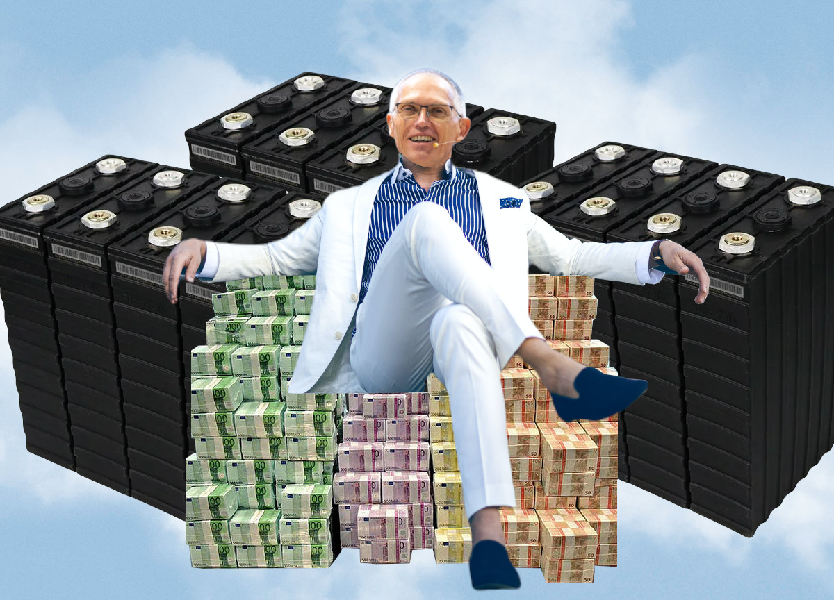 Stellantis, ok al maxi stipendio di Tavares: il Ceo si prende 36.500.000 euro Stellantis, ok al maxi stipendio di Tavares: il Ceo si prende 36.500.000 euro