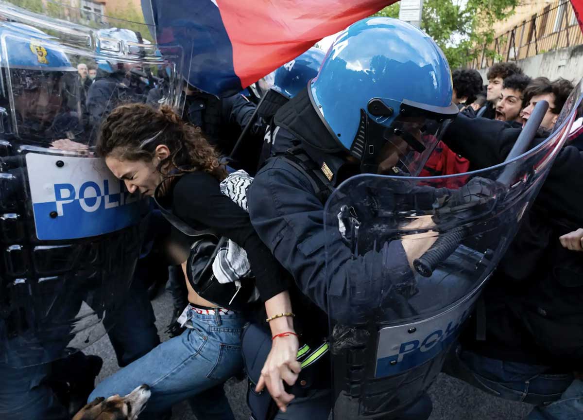 Scontri alla Sapienza, convalidati gli arresti per i due studenti fermati Scontri alla Sapienza, convalidati gli arresti per i due studenti fermati