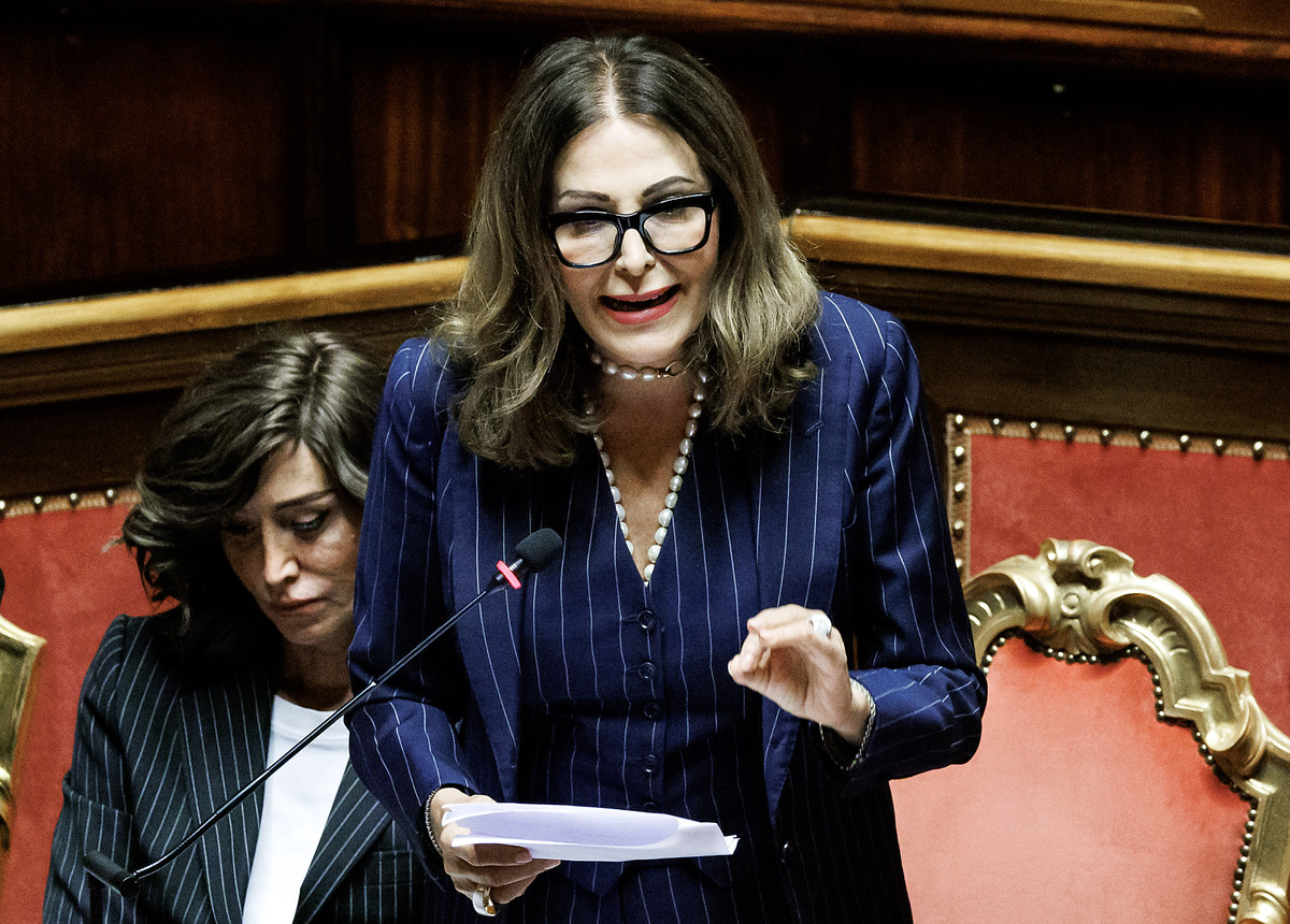 Caso Santanchè, intercettazioni e testimonianze. “Lasciate le fatture a vuoto” Caso Santanchè, intercettazioni e testimonianze. “Lasciate le fatture a vuoto”