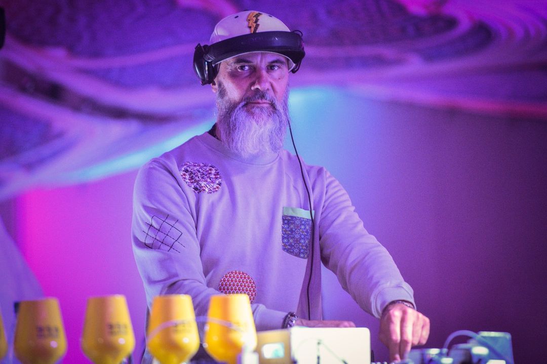 Guinness dei primati con il dj cuneese Faber Moreira Guinness dei primati con il dj cuneese Faber Moreira