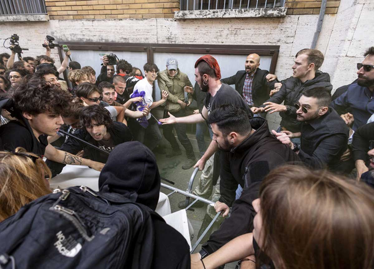 Scontri alla Sapienza, convalidati gli arresti per i due studenti fermati Scontri alla Sapienza, convalidati gli arresti per i due studenti fermati