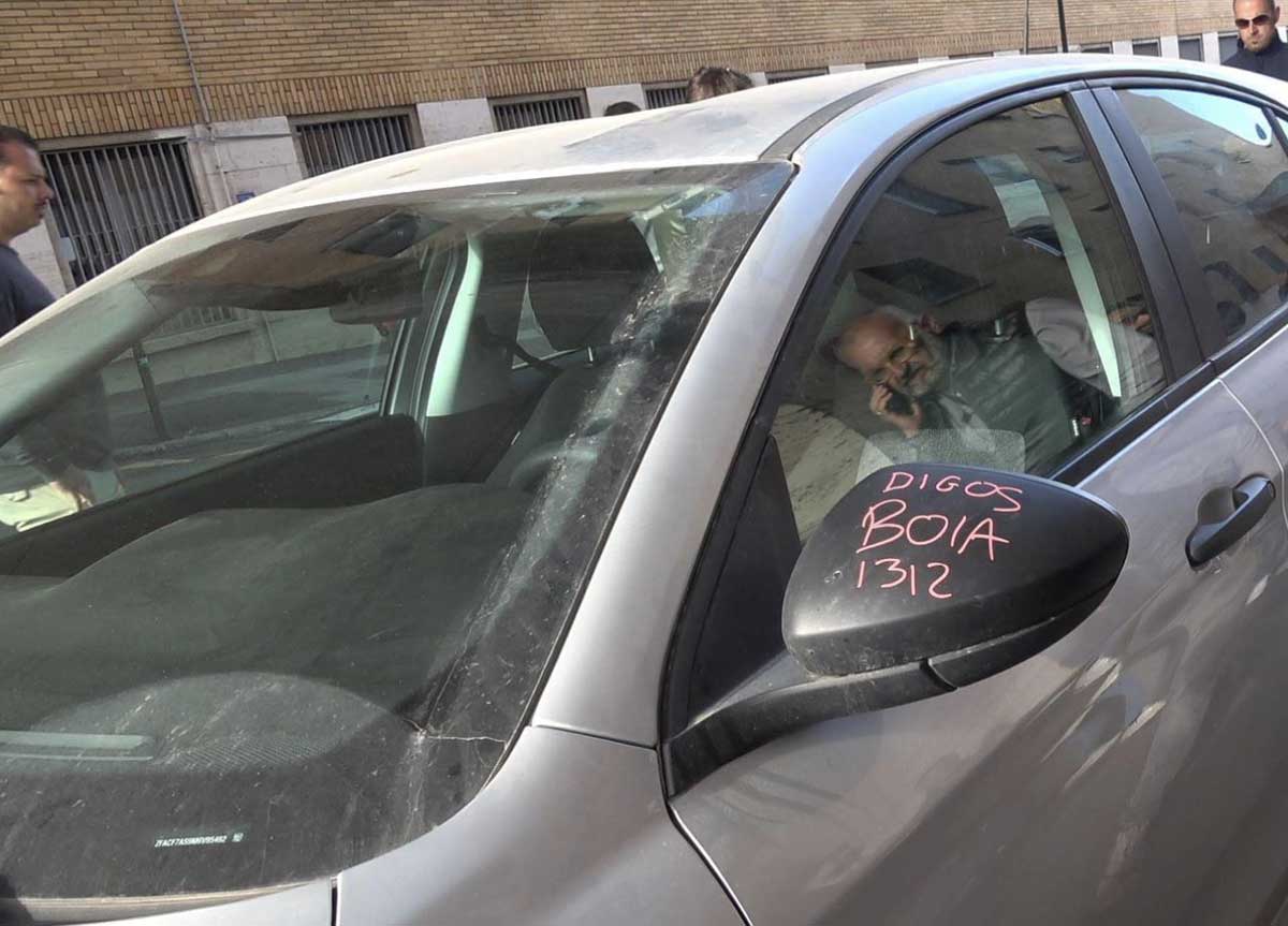 Scontri a La Sapienza, la Polizia reagisce: “I pacifisti sono i veri violenti” Scontri a La Sapienza, la Polizia reagisce: “I pacifisti sono i veri violenti”