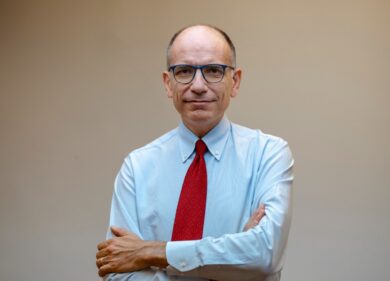 Letta critica l’Ue: “Vergogna che importi l’80% d’armi. Forte divario da Usa”
