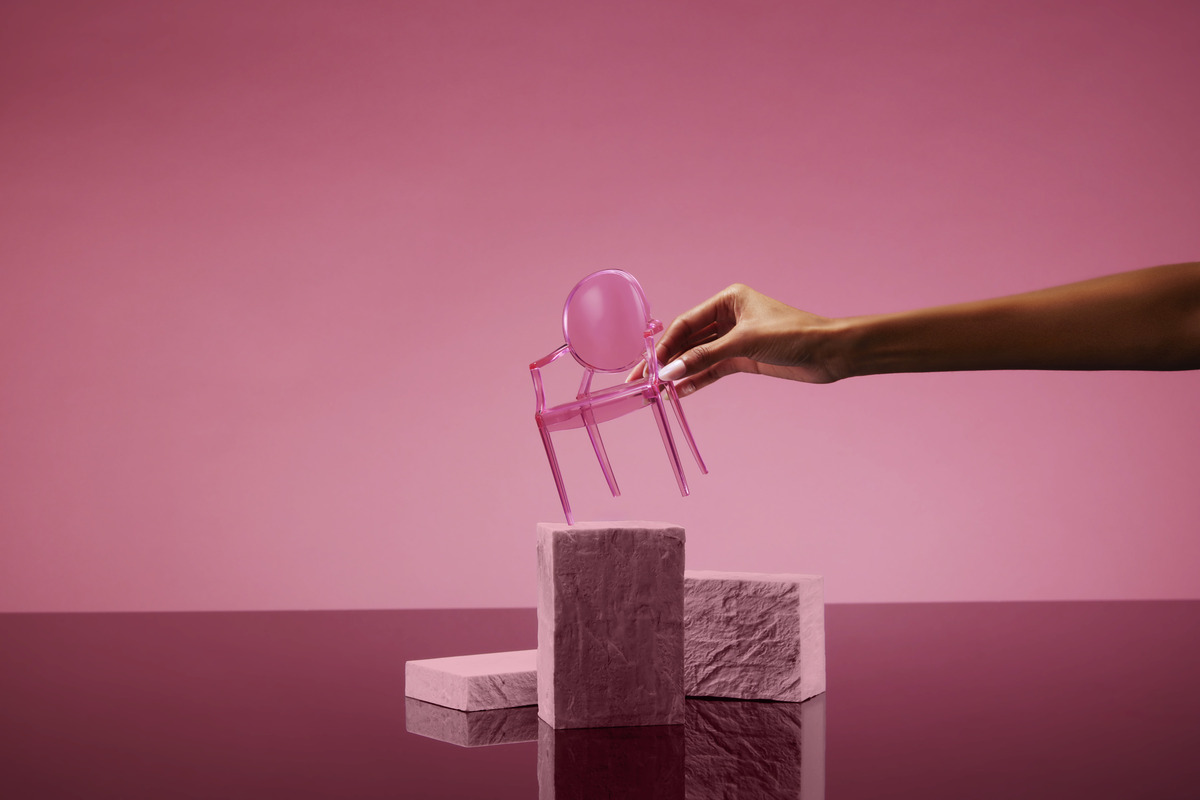 Mattel Creations presenta ‘Barbie x Kartell seating collection’