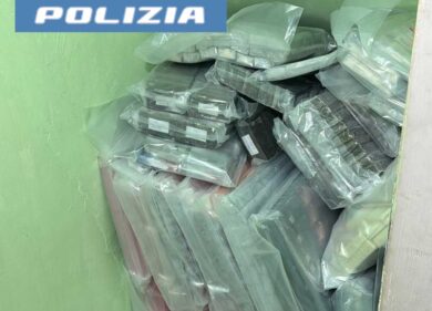 Droga per 10 mln nel freezer. Donna grossista con una tonnellata di hashish