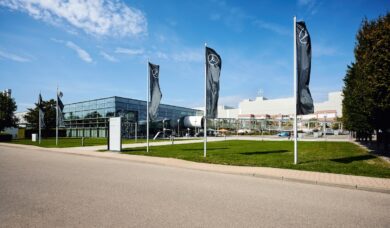 Mercedes-Benz aiuta i bambini e le famiglie ucraine con nuove donazioni