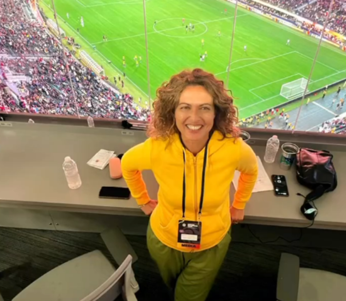 Vanessa Leonardi e Italiano, il marito Maurizio Compagnoni: “Non l’ha baciata”. Chi è la giornalista di Sky