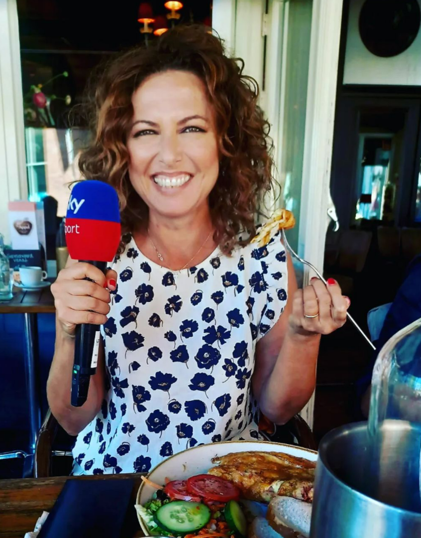 Vanessa Leonardi e Italiano, il marito Maurizio Compagnoni: “Non l’ha baciata”. Chi è la giornalista di Sky