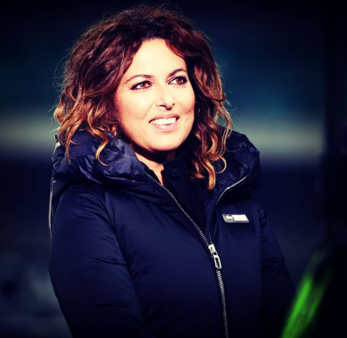 Vanessa Leonardi e Italiano, il marito Maurizio Compagnoni: “Non l’ha baciata”. Chi è la giornalista di Sky