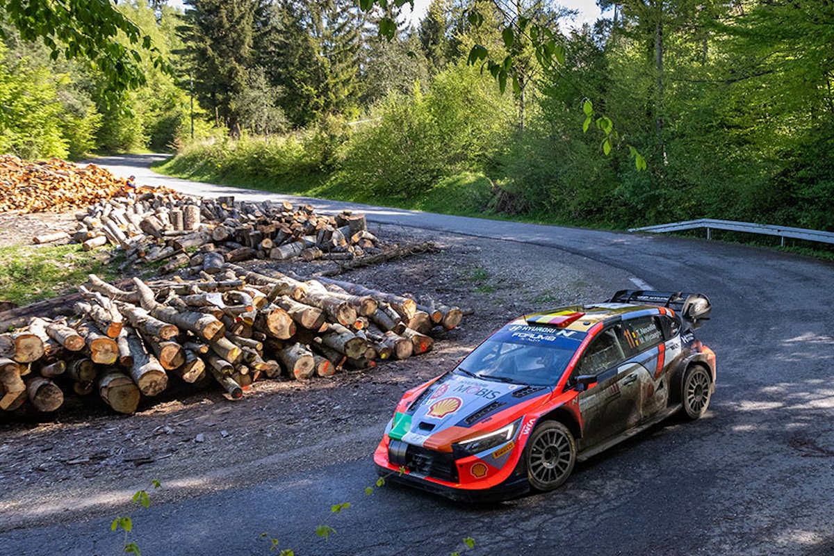 Croatia Rally, Thierry Neuville ed Elfyn Evans testa a testa Croatia Rally, Thierry Neuville ed Elfyn Evans testa a testa