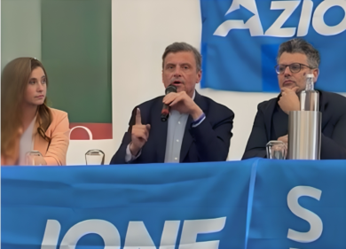 Calenda contro la Dc di Cuffaro: “Condannato per favoreggiamento ai mafiosi. Con che faccia si presenta in pubblico?”