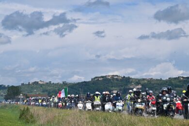 Vespa World Days 2024: oltre 30mila vespisti convergono a Pontedera